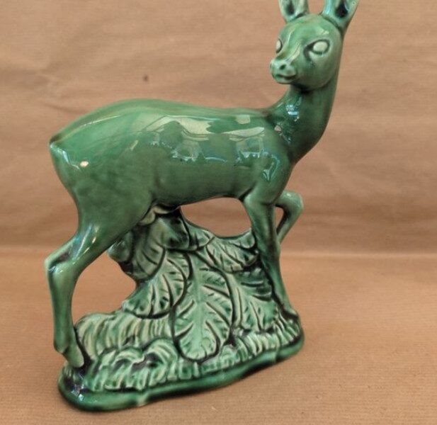 Petite biche en céramique de Sarreguemines