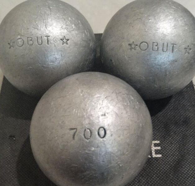 Boule de pétanque match 115 2 étoiles