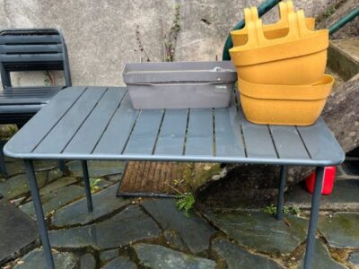 Table de jardin et 5 chaises