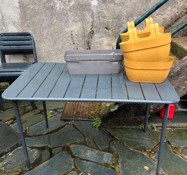 Table de jardin et 5 chaises
