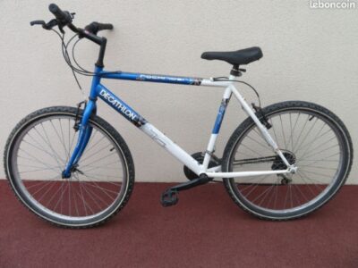 Vélo VTT 26 pouces rockrider 5.0 bleu et blanc (BEG)