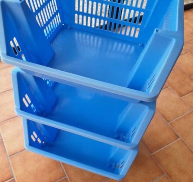 ORGANISATEUR et RESERVE DE LEGUMES A ROULETTES