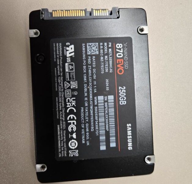 Disque dur SSD 250go