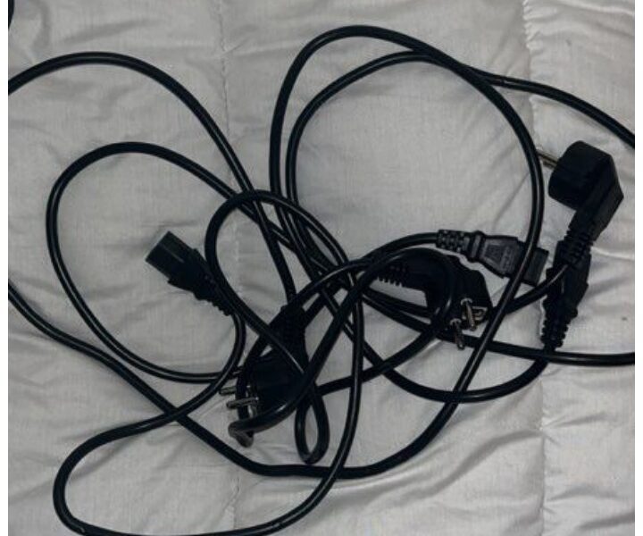 Divers câbles d’alimentation