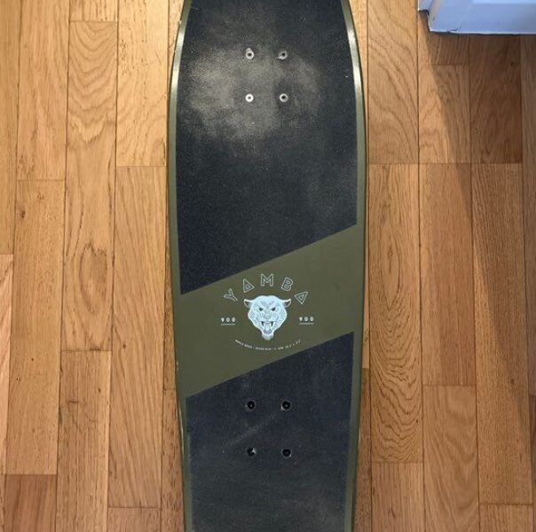 Skateboard quasi neuf