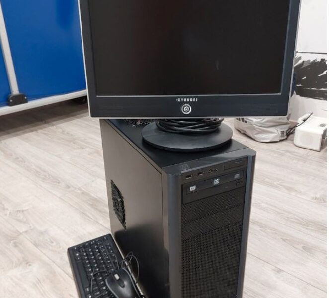 Pc complet avec écran et clavier/souris