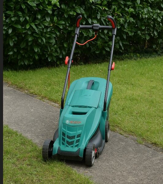 Tondeuse électrique Bosch ARM 34 – fonctionne bien