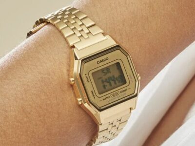 Montre Casio vintage dorée