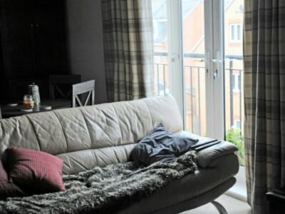 Canapé 3 places gris clair – très bon état