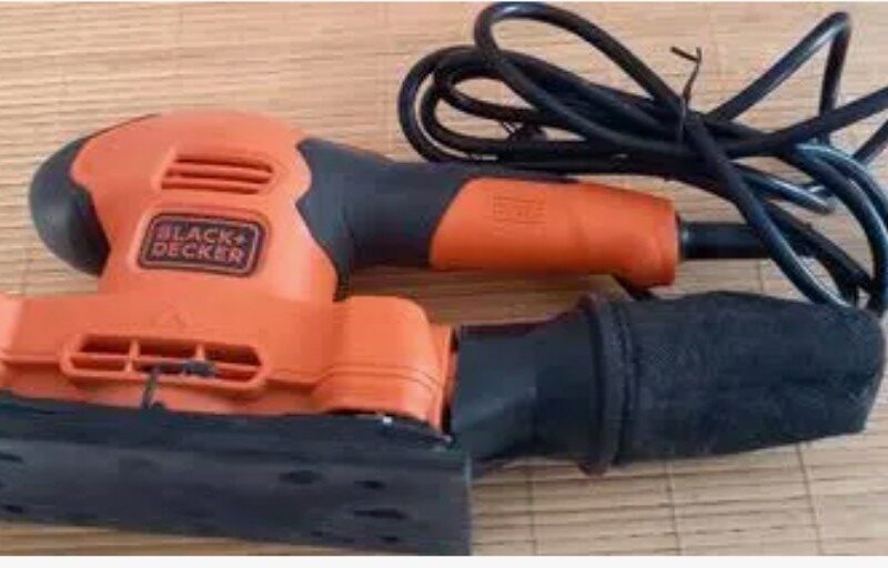 Ponceuse vibrante Decker