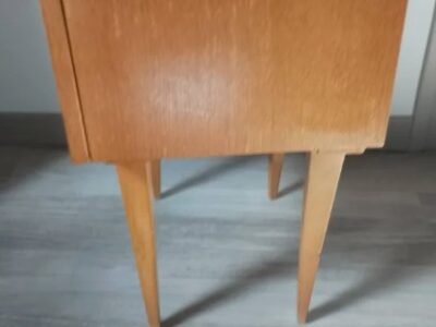 Table de chevet scandinave