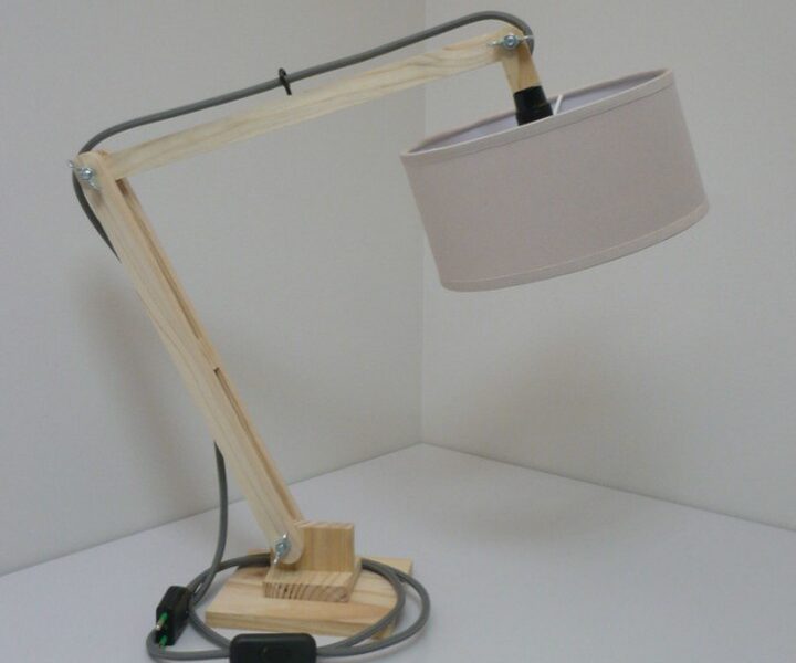 Lampe de chevet bois clair