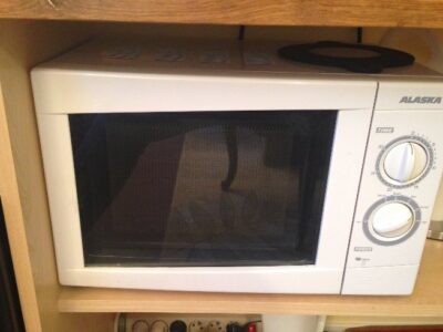 Micro-ondes compact blanc