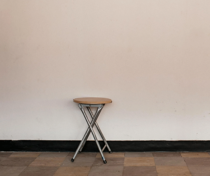 Petit tabouret pliable