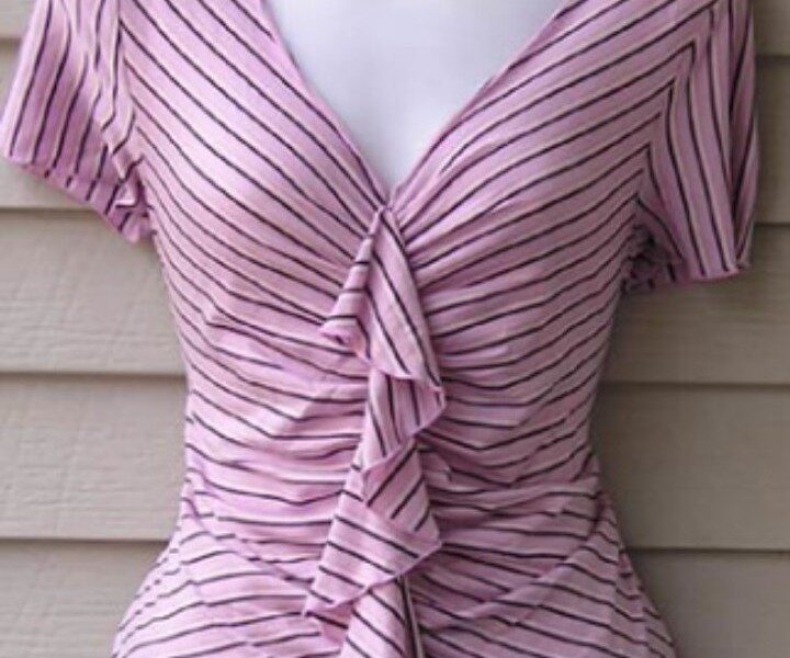 Haut à rayures roses