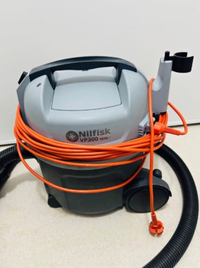 aspirateur Nilfisk VP300