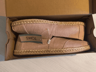 Chaussures Toms roses, Neuves