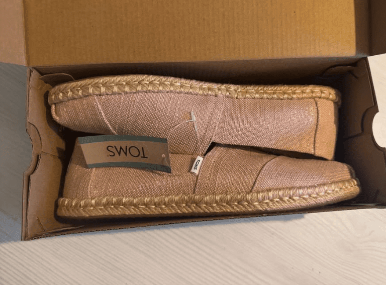 Chaussures Toms roses, Neuves
