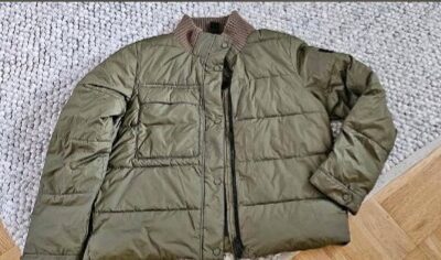 Doudoune verte enfant 8 ans. bon etat. chaude.