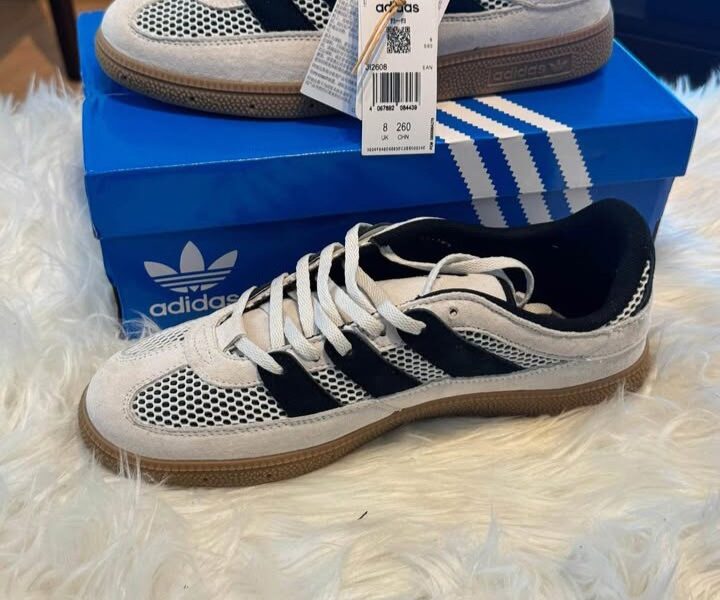 Baskets Adidas 40