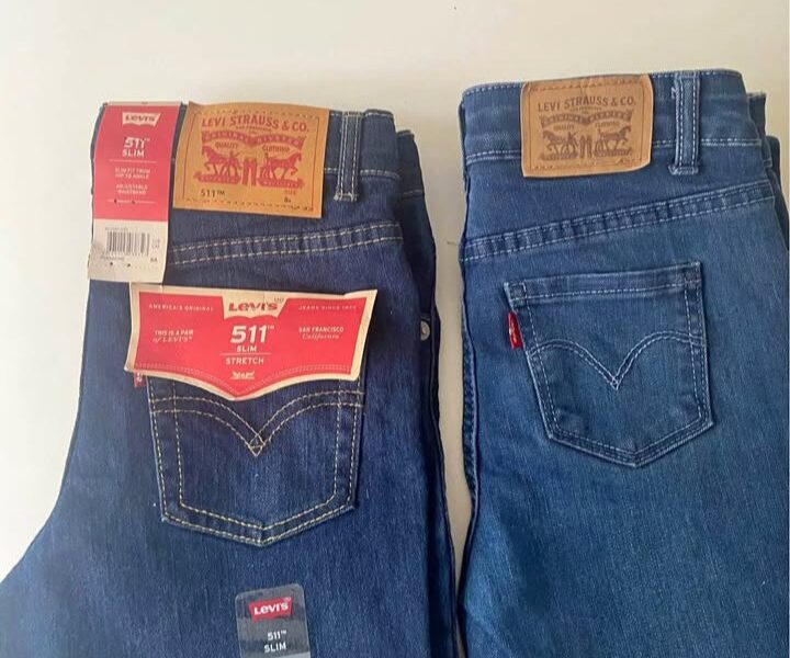 2 jeans levis neuf