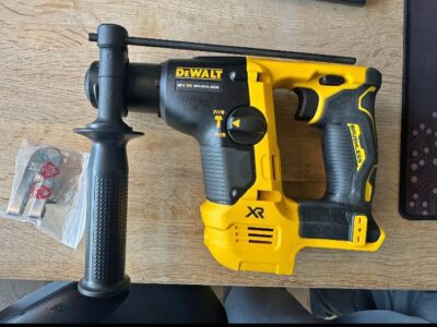 perforateur dewalt