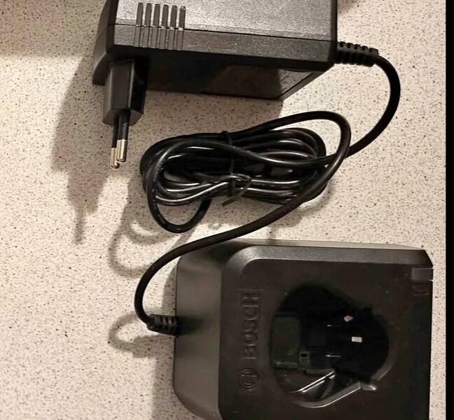 Chargeur perceuse bossh