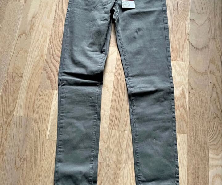 Pantalon neuf avec etiquette