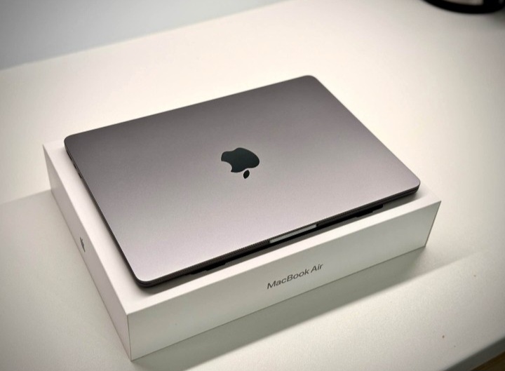 macbook air m3 2024 13.6" 16GB/512 ssd